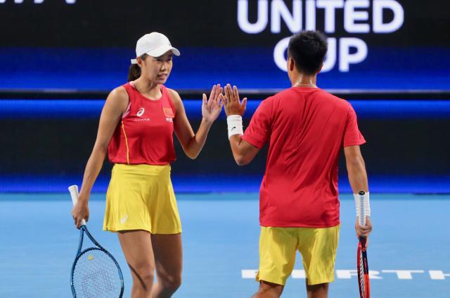 1735783796302064622.jpg (体育)(1)网球——联合杯:中国队止步八强XxjpseC007104_20250102_PEPFN0A001.jpg